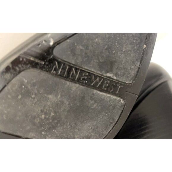 Liz Claiborne black smooth leather wedge ankle booties. Size 7.5-8(W). - Picture 9 of 10